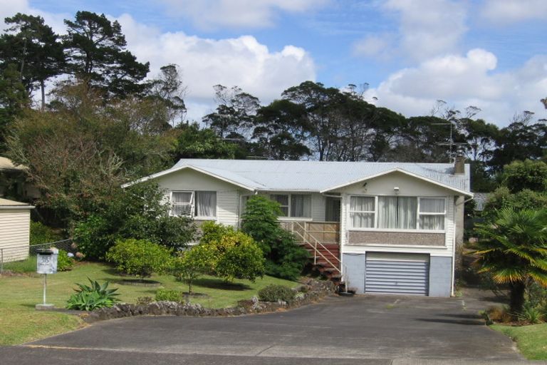 Photo of property in 22 Paragon Avenue, Beach Haven, Auckland, 0626