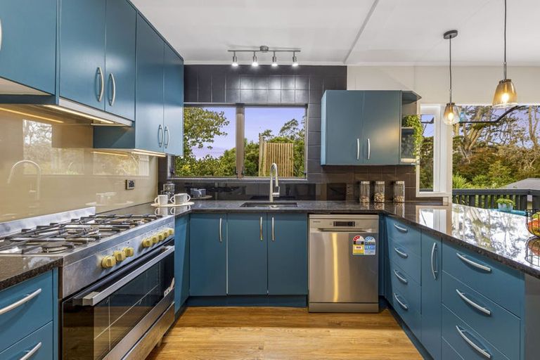 Photo of property in 14 Packham Place, Beach Haven, Auckland, 0626