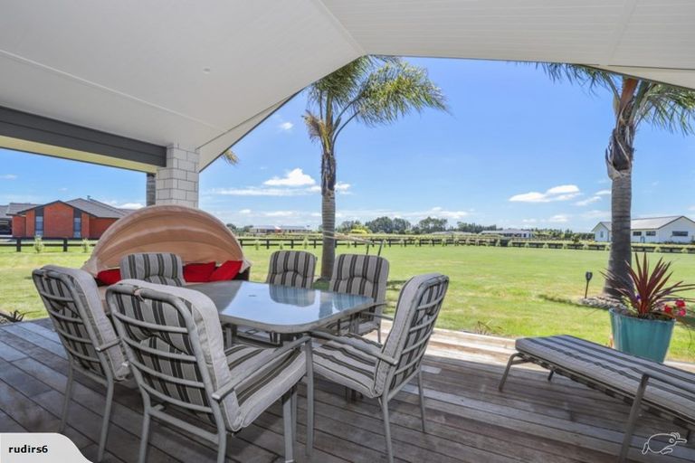 Photo of property in 8 Margot Lane, Mount Pleasant, Christchurch, 8081