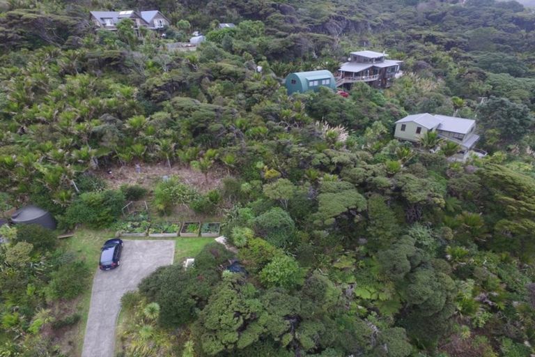 Photo of property in 111 Garden Road, Piha, 0772