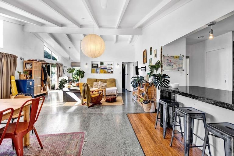 Photo of property in 23 Prudence Place, Oakura, 4314