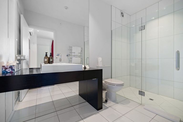 Photo of property in 6 Lordens Place, Fernhill, Queenstown, 9300