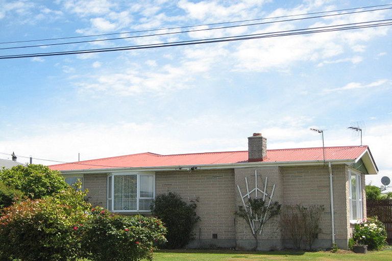 Photo of property in 6 Norrie Street, Redwood, Christchurch, 8051