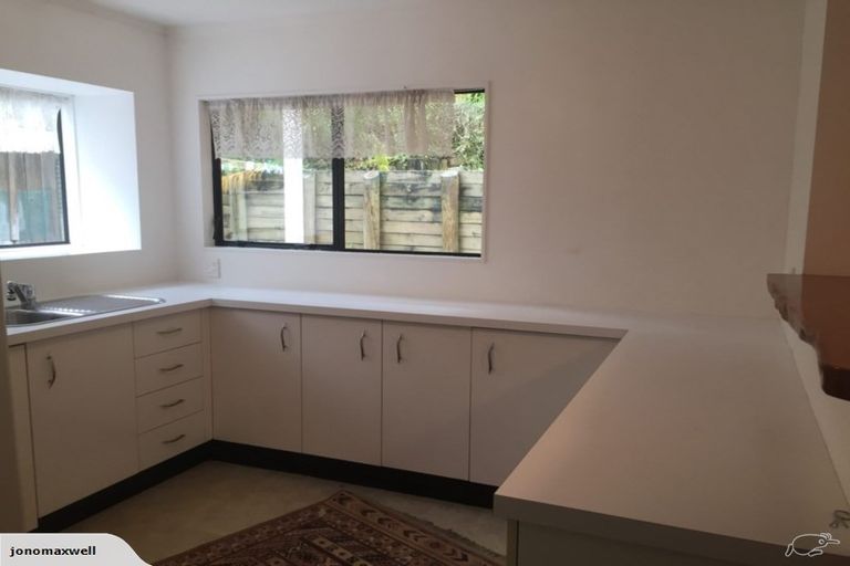 Photo of property in 2/110 Nigel Road, Browns Bay, Auckland, 0630