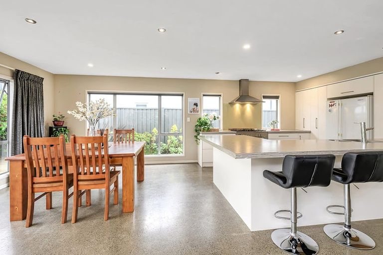 Photo of property in 71 Hine Street, New Plymouth, 4310