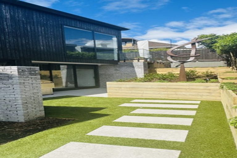 Photo of property in 1/324 Beach Road, Campbells Bay, Auckland, 0630