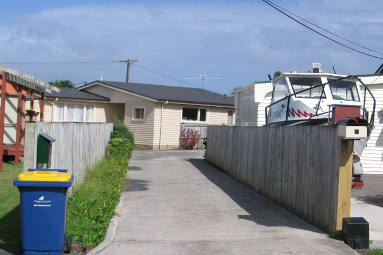 Photo of property in 4 Crockett Lane, Henderson, Auckland, 0610