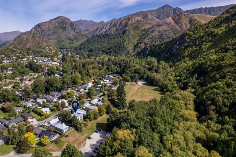 Photo of property in 23 Nairn Street, Arrowtown, 9302