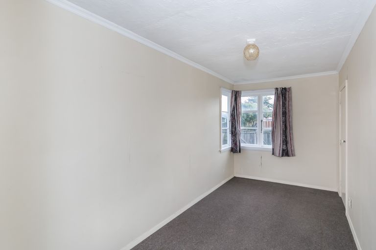 Photo of property in 2a Dickson Crescent, Hornby, Christchurch, 8042