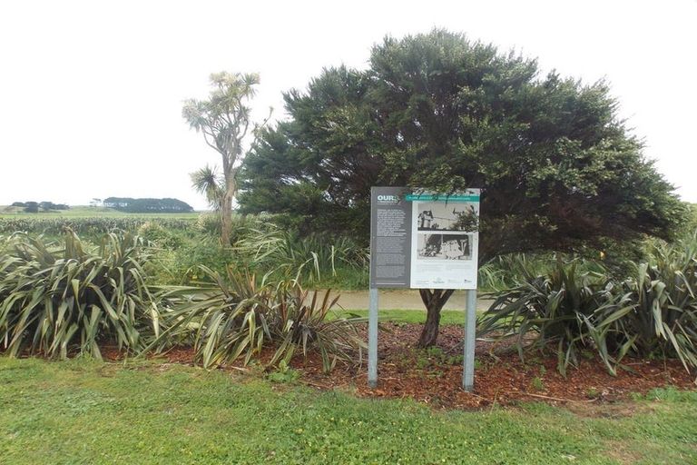 Photo of property in 32 Harbour Street, Foxton, 4814