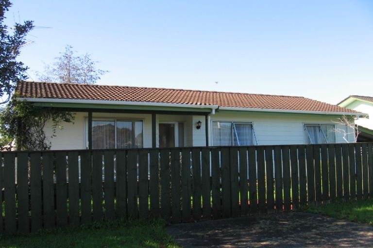 Photo of property in 1/2 Glynnbrooke Street, Te Atatu South, Auckland, 0610