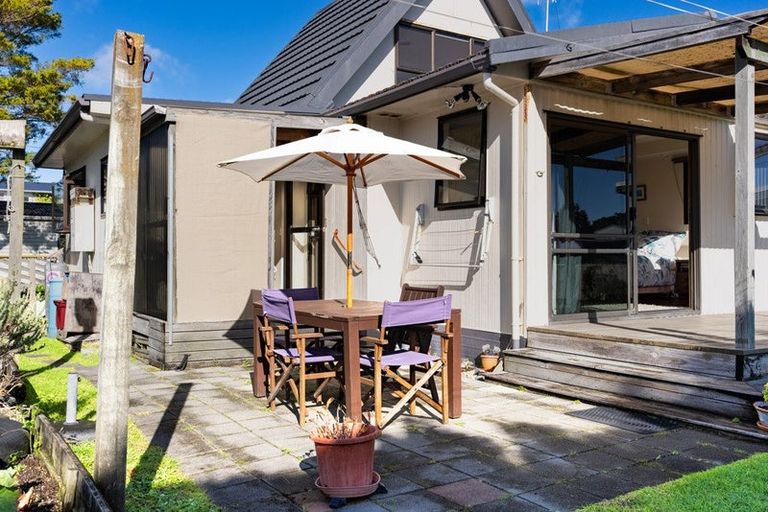 Photo of property in 31 Bream Bay Drive, Ruakaka, 0116