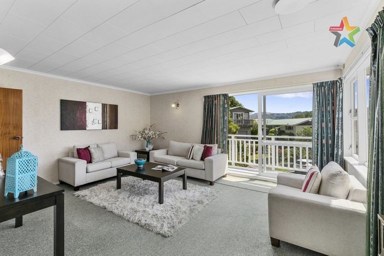 Photo of property in 6 Volkner Grove, Waterloo, Lower Hutt, 5011