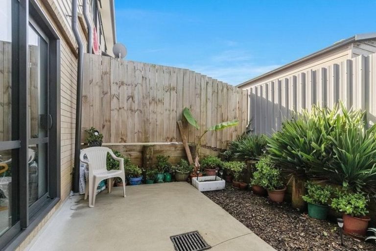 Photo of property in 28 Akeake Lane, Manurewa, Auckland, 2102