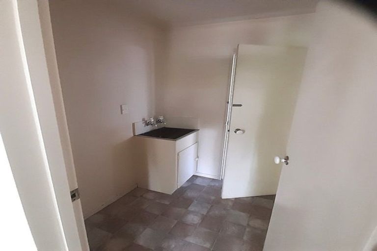 Photo of property in 2/86 Aorangi Road, Bryndwr, Christchurch, 8053