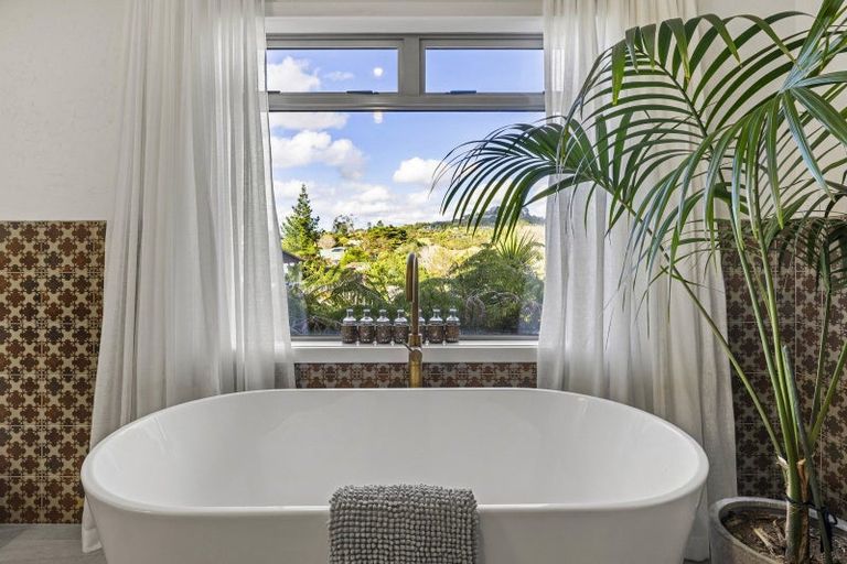Photo of property in 37 Main Road, Raglan, 3225
