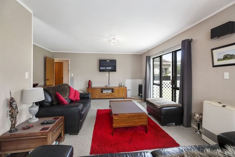 Photo of property in 6b Beauchamp Street, Tawa, Wellington, 5028