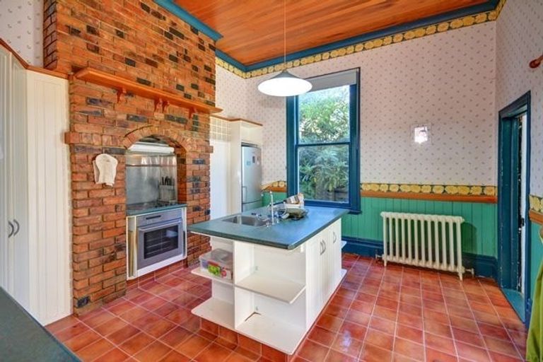 Photo of property in Hawthorn House, 16 Hawthorn Avenue, Mornington, Dunedin, 9011