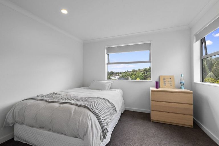 Photo of property in 156 Kittiwake Drive, Schnapper Rock, Auckland, 0632