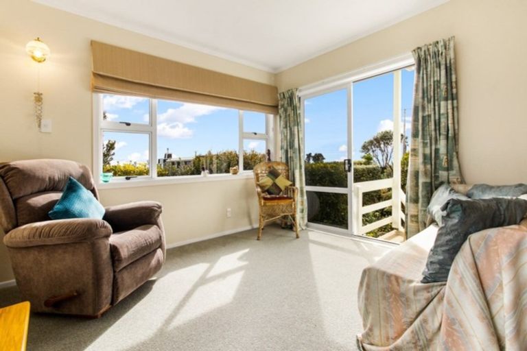 Photo of property in 93 Waitea Road, Muriwai, Waimauku, 0881