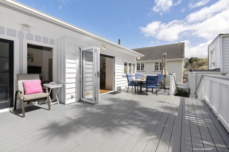 Photo of property in 5 Melrose Road, Island Bay, Wellington, 6023