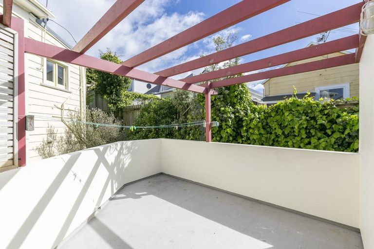 Photo of property in 4a Myrtle Crescent, Mount Cook, Wellington, 6021