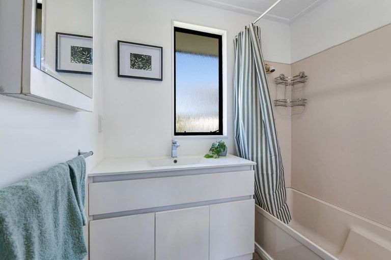 Photo of property in 11 Brampton Road, Snells Beach, 0920