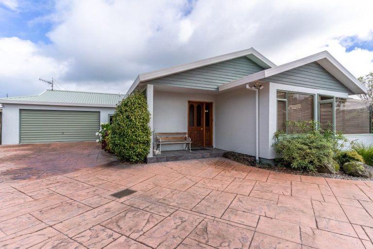 Photo of property in 10 Calder Place, Winton, 9720
