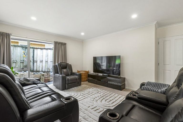 Photo of property in 13 Phoebe Meikle Place, Torbay, Auckland, 0630
