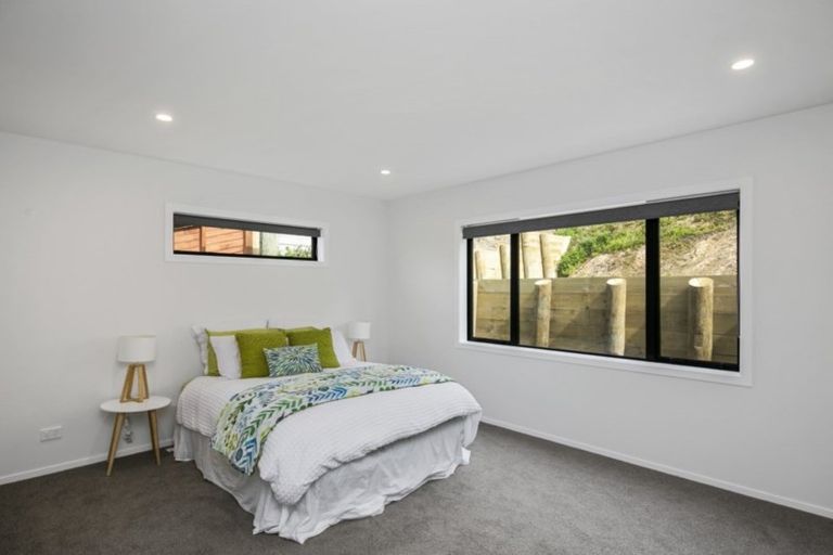 Photo of property in 5 Heaphy Court, Aotea, Porirua, 5024