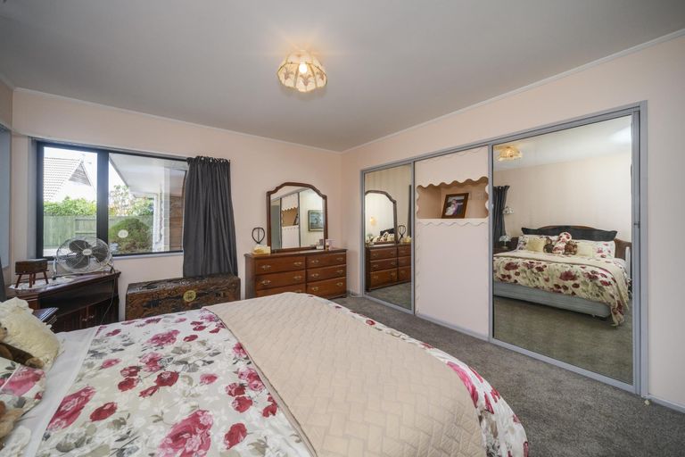 Photo of property in 10 Purdie Place, Milson, Palmerston North, 4414