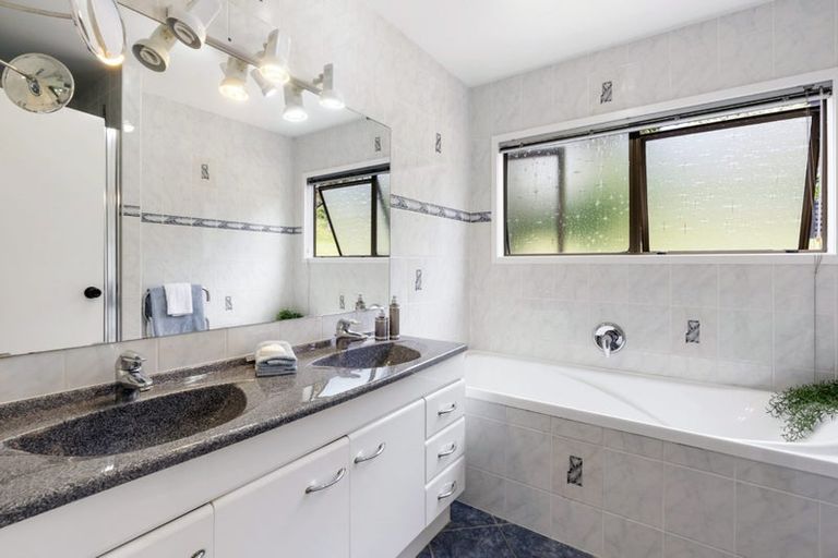 Photo of property in 97a Hinemoa Street, Birkenhead, Auckland, 0626