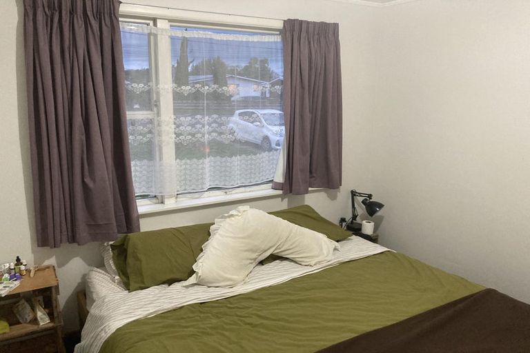 Photo of property in 70 Brandon Street, Featherston, 5710