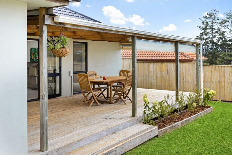 Photo of property in 6 Pyrite Street, Westgate, Auckland, 0614