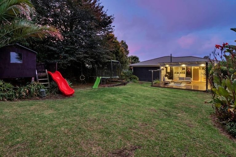 Photo of property in 10 Hamlet Place, Pukekohe, 2120