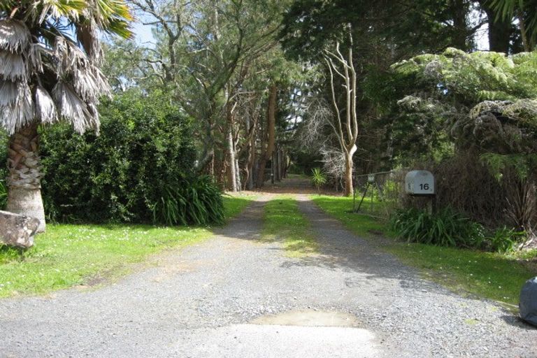 Photo of property in 16 Bristol Road, Whenuapai, Auckland, 0618