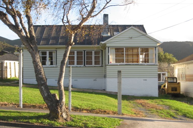 Photo of property in 36 Wilkie Crescent, Naenae, Lower Hutt, 5011