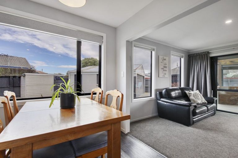 Photo of property in 6 Oakley Crescent, Hornby, Christchurch, 8042