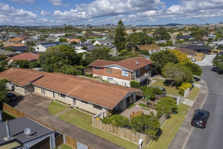 Photo of property in 19 Lillian Place, Orewa, 0931