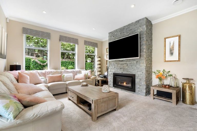 Photo of property in 41 Namsan Close, Fairview Heights, Auckland, 0632