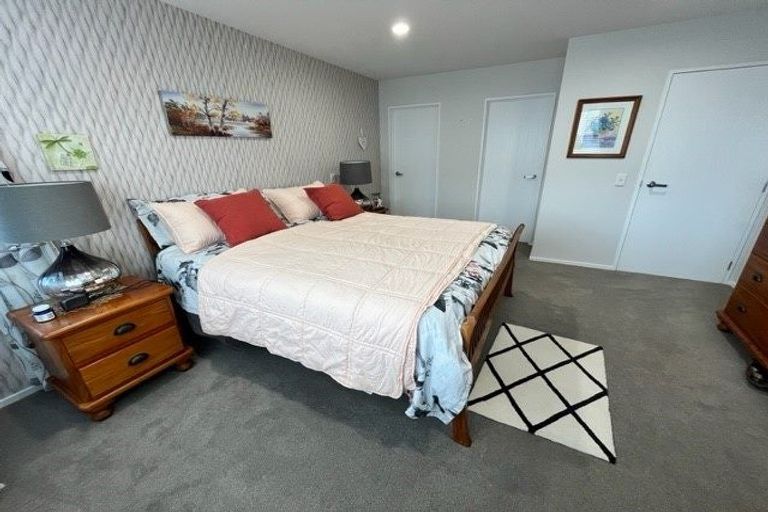 Photo of property in 13 Tranquility Rise, Mellons Bay, Auckland, 2014