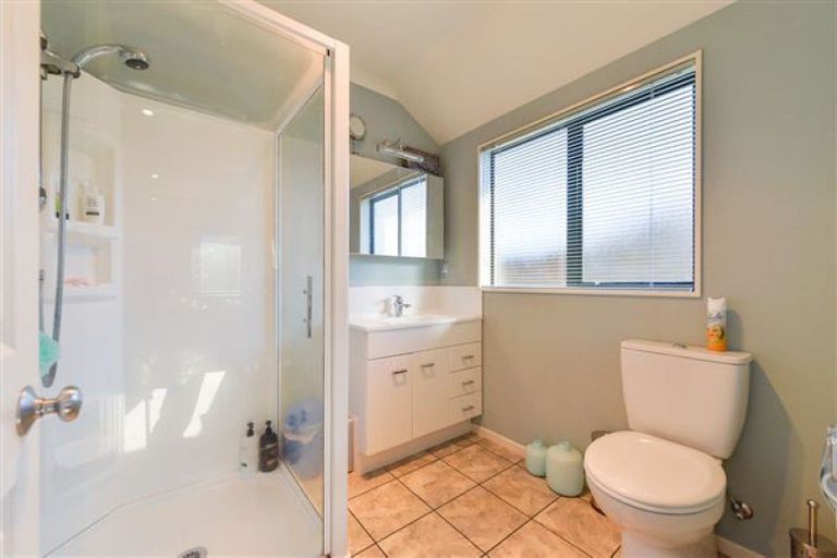 Photo of property in 44 Tennyson Avenue, Kelvin Grove, Palmerston North, 4414
