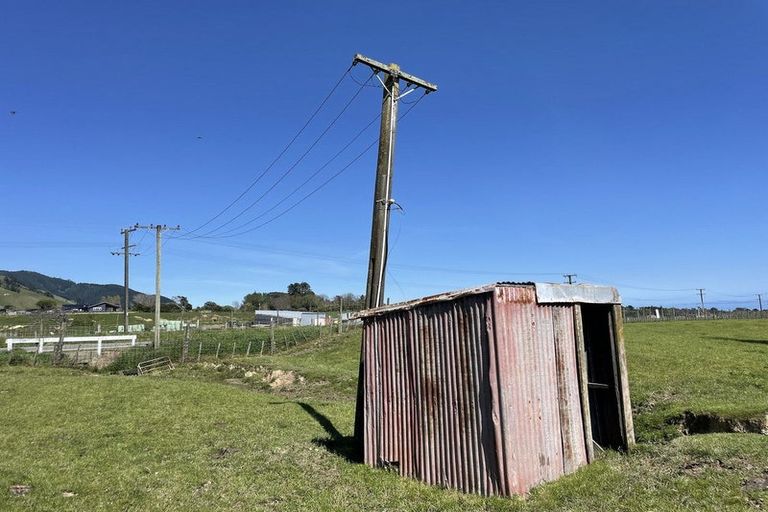 Photo of property in 81 Hautere Cross Road, Te Horo, Otaki, 5582