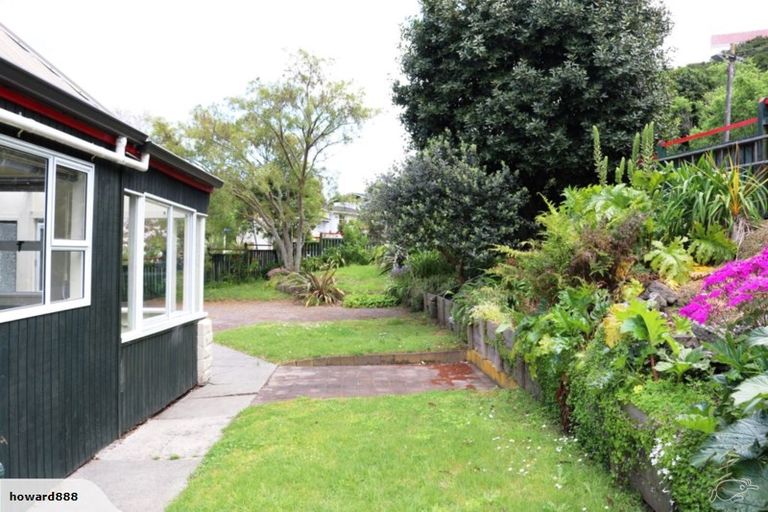 Photo of property in 36 Parkes Avenue, Saint Johns Hill, Whanganui, 4501