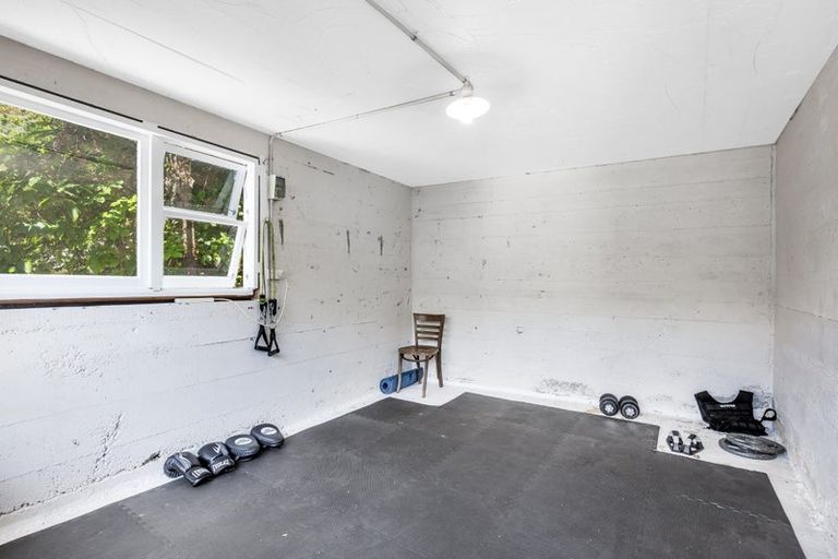 Photo of property in 63 Airlie Road, Plimmerton, Porirua, 5026