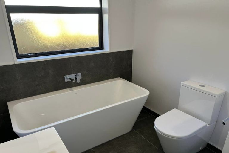 Photo of property in 11 Borthwick Street, Belfast, Christchurch, 8051