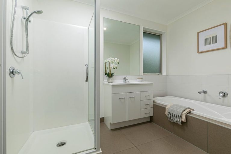 Photo of property in 9 Bonny Crescent, Massey, Auckland, 0614