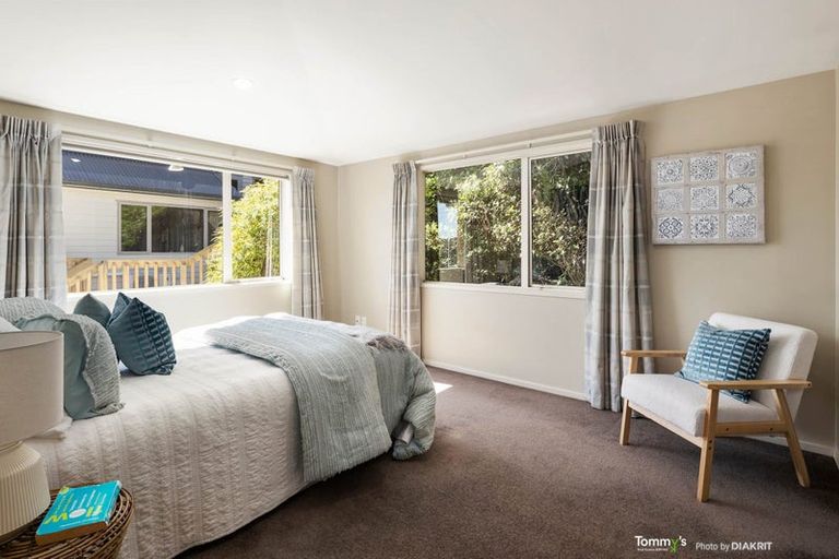 Photo of property in 80c Stewart Drive, Newlands, Wellington, 6037