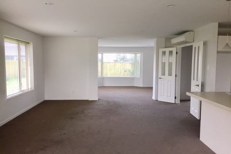 Photo of property in 11 Kingsbridge Drive, Burwood, Christchurch, 8083