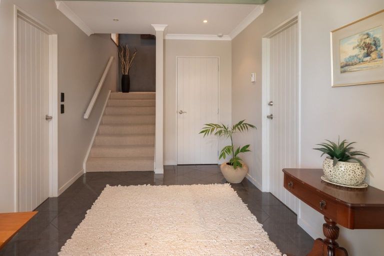 Photo of property in 18 Wakeman Road, Acacia Bay, Taupo, 3330